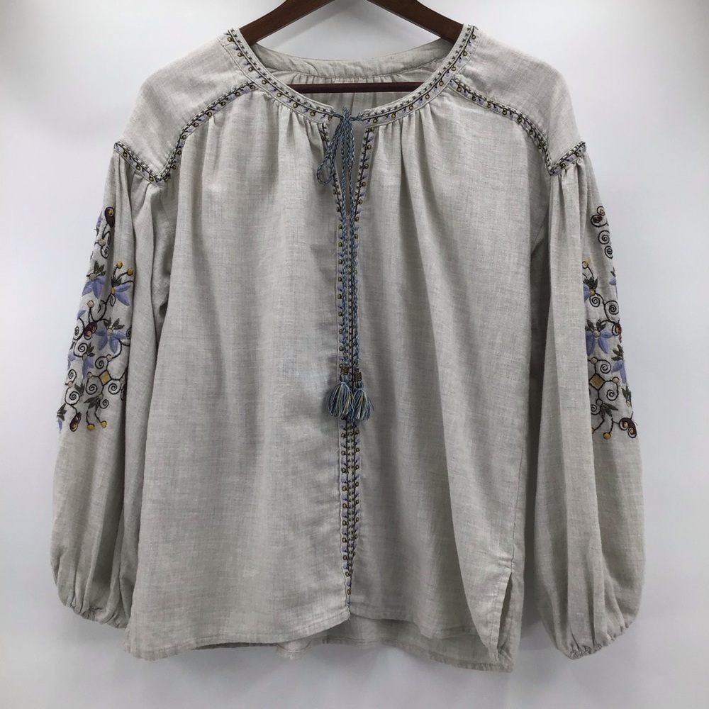Max Studio Light Gray Embroidered Peasant Boho Blouse - Picture 2 of 11